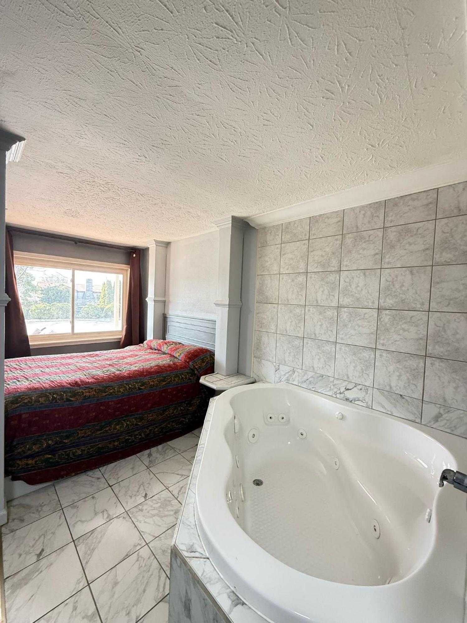Blisspoint Inn Fka Motel 6T7 Indianapolis Ngoại thất bức ảnh